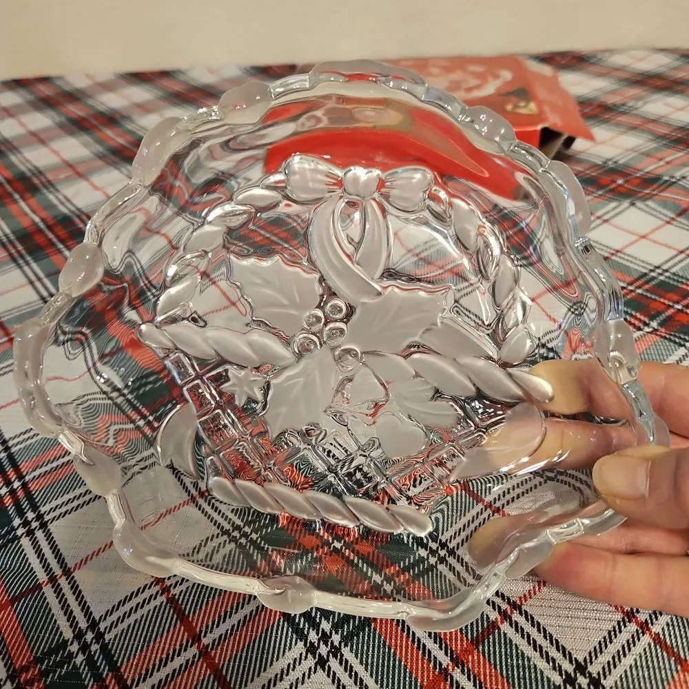 Set Of 2 Mikasa Clear Crystal Holiday Poinsettia Basket Dish